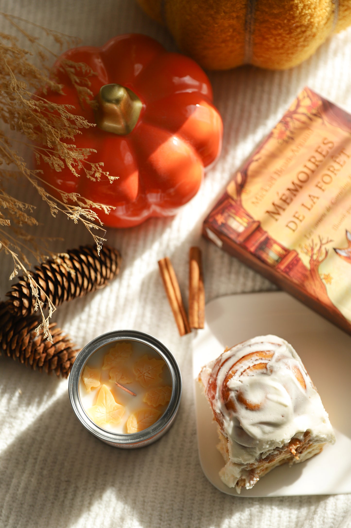Problème d'addiction accrue aux cinnamon rolls | Bougie automne "cocooning" | Cinnamon roll