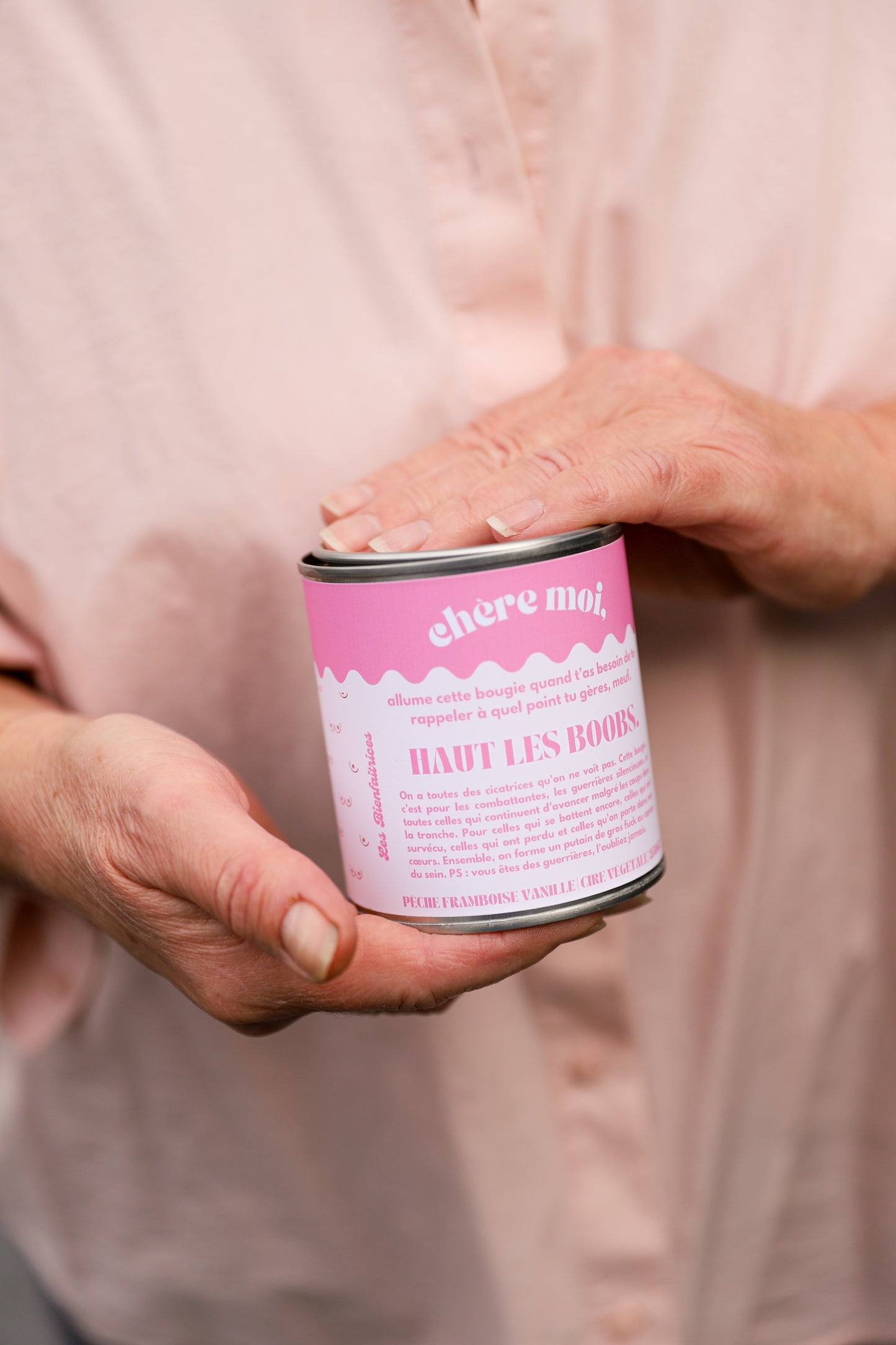 Bougie Octobre Rose | Bougie "haut les boobs" | Pêche, framboise, vanille