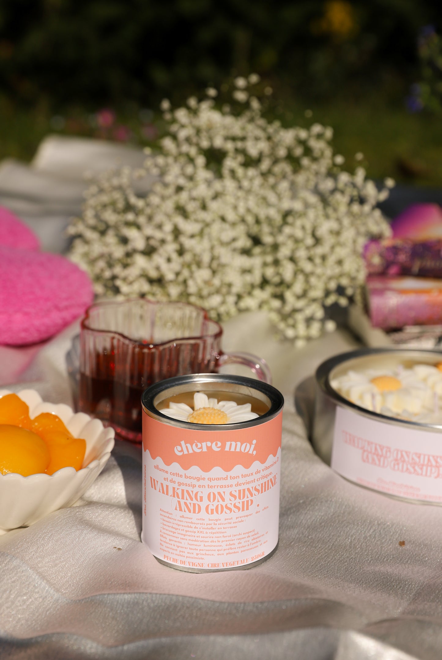 Bougie "Walking on sunshine (and gossip)" | Bougie printemps | Pêche de vigne